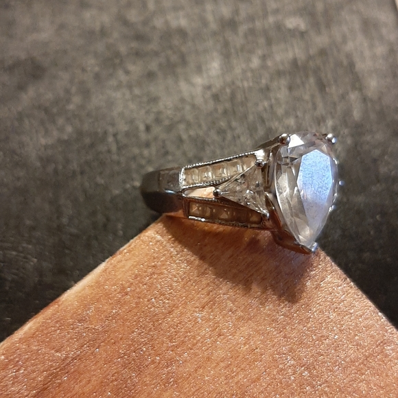 Amazing pear shaped wedding set - Picture 3 of 12